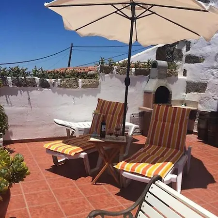 House With 2 Bedrooms In Adeje With Wonderful Sea View Furnished Terrace And Wifi 10 Km From The Beach Дом отдыха *