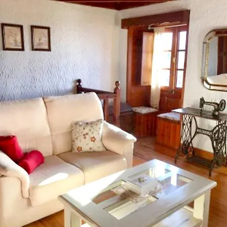 House With 2 Bedrooms In Adeje With Wonderful Sea View Furnished Terrace And Wifi 10 Km From The Beach Сasa de vacaciones *