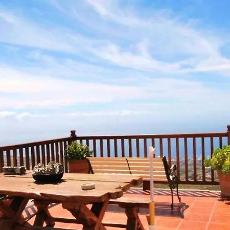 Сasa de vacaciones House With 2 Bedrooms In Adeje With Wonderful Sea View Furnished Terrace And Wifi 10 Km From The Beach *