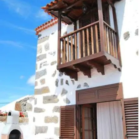 House With 2 Bedrooms In Adeje With Wonderful Sea View Furnished Terrace And Wifi 10 Km From The Beach *